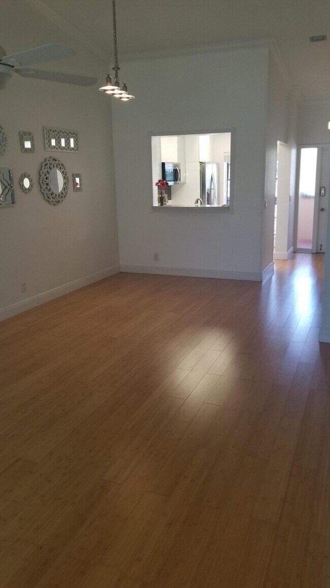 Building Photo - 2289 SW 15th St