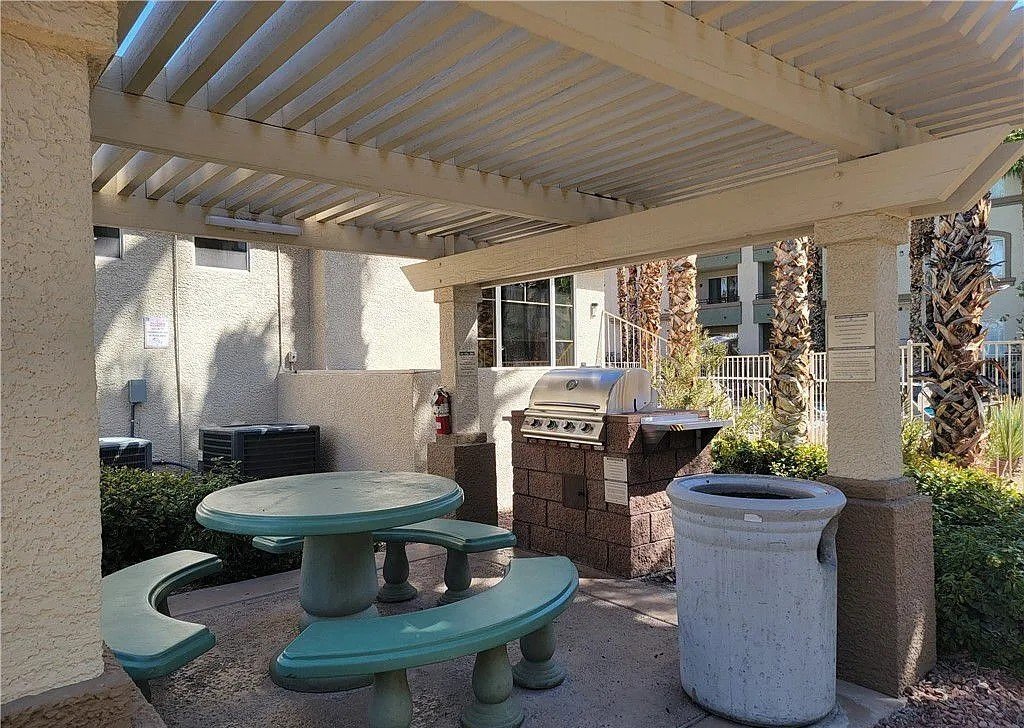 Building Photo - 7115 S Durango Dr
