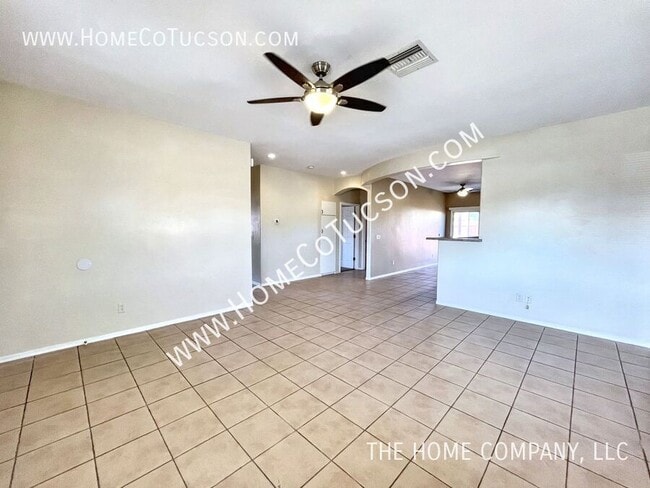Building Photo - 10076 S Honeysuckle Dr