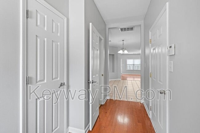 Building Photo - 2207 River Park Ct
