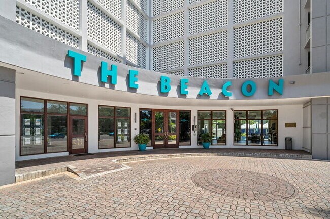 Building Photo - Charming 2-Bedroom, 1-Bathroom Fully Furnished Condo in the Heart of Downtown St. Petersburg!