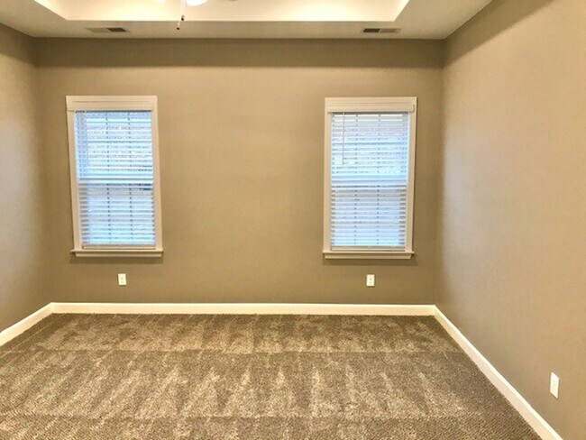 Building Photo - ShinaultCove4067