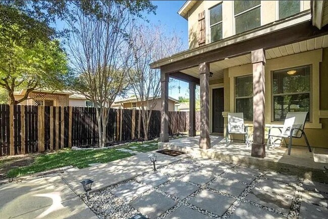 Building Photo - 4515 Cottonwood St