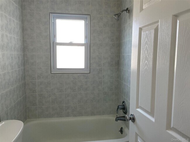 Building Photo - 10 Mckinley