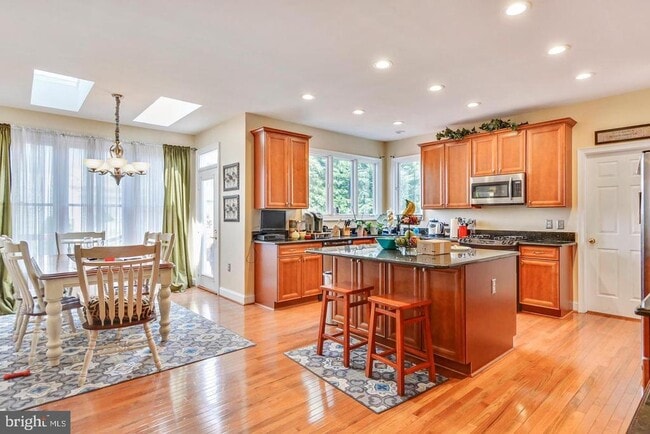 Building Photo - 2507 Glenlawn Pl