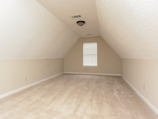 Building Photo - 5408 Hidden Meadows Dr