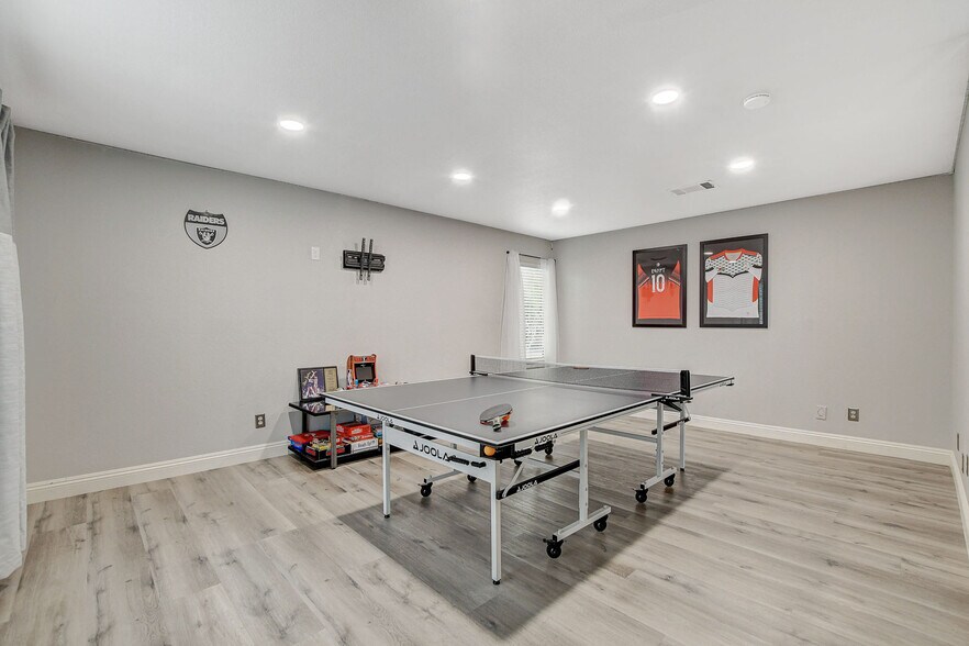 Building Photo - 2224 Lucerne Ct