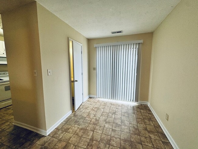 Building Photo - 31 Countryplace Ln