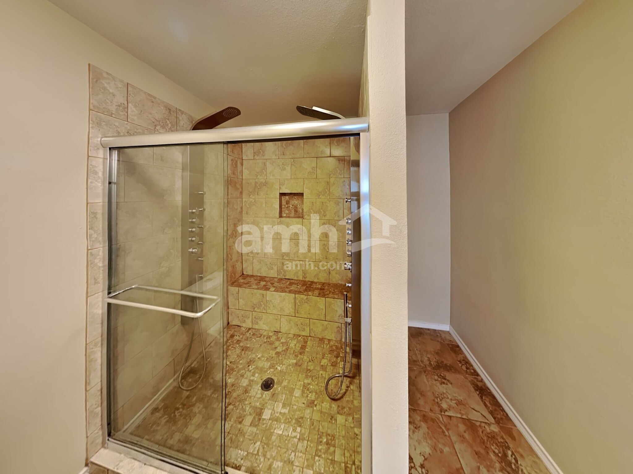 Building Photo - 10711 N Shaenridge