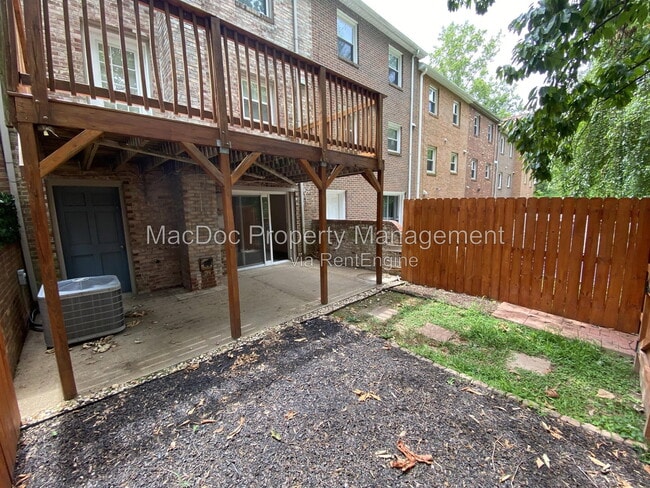 Building Photo - 431 Ridgemore St