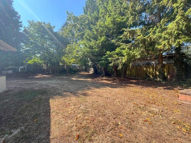 Building Photo - Charming NE Portland Apartment Near Parks, Shops & Transit