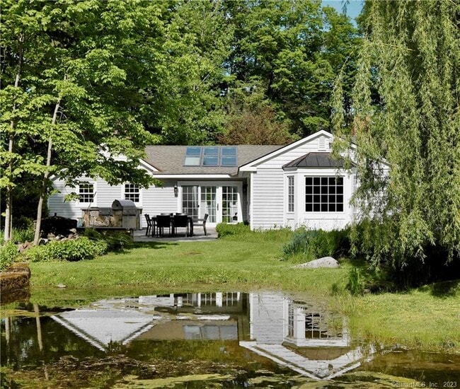 Building Photo - 90 Sharon Mountain Rd