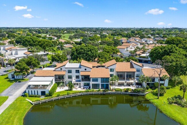 Building Photo - 800 Greensward Ct