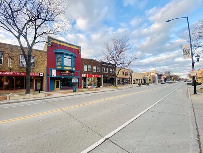 Building Photo - 123 N Broadway