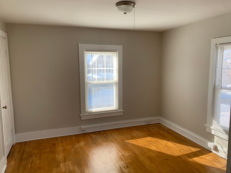 Building Photo - 436 Cross St