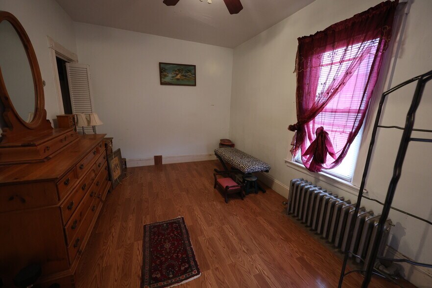 Building Photo - 31 June St