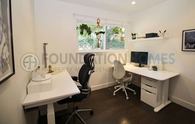 Building Photo - Fully Furnished 5BD/2.5BA Hillside View Home-FOUNDATION