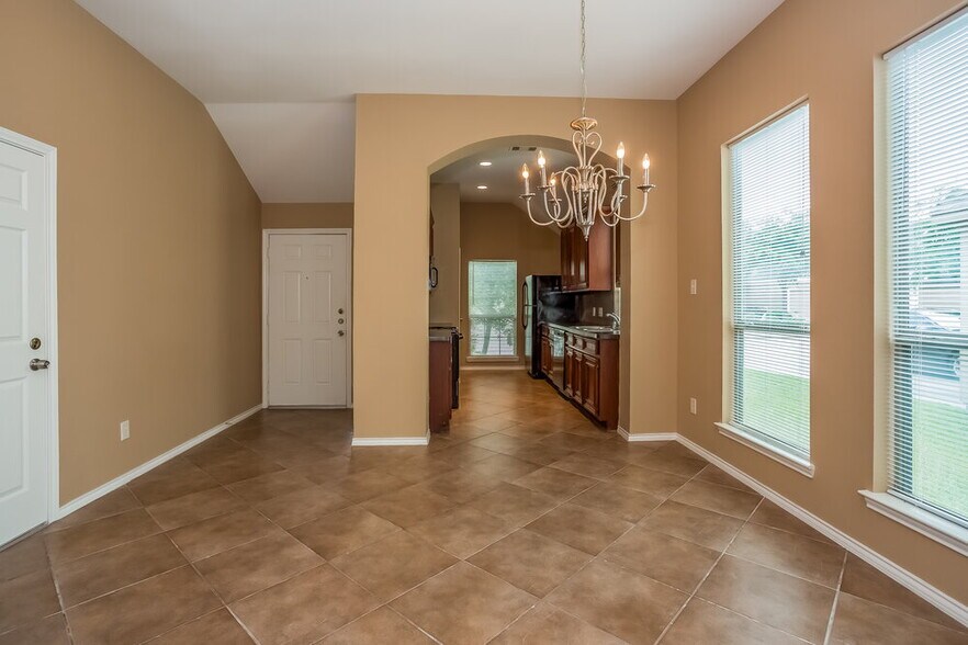 Building Photo - 16531 Strathmore Manor Ln