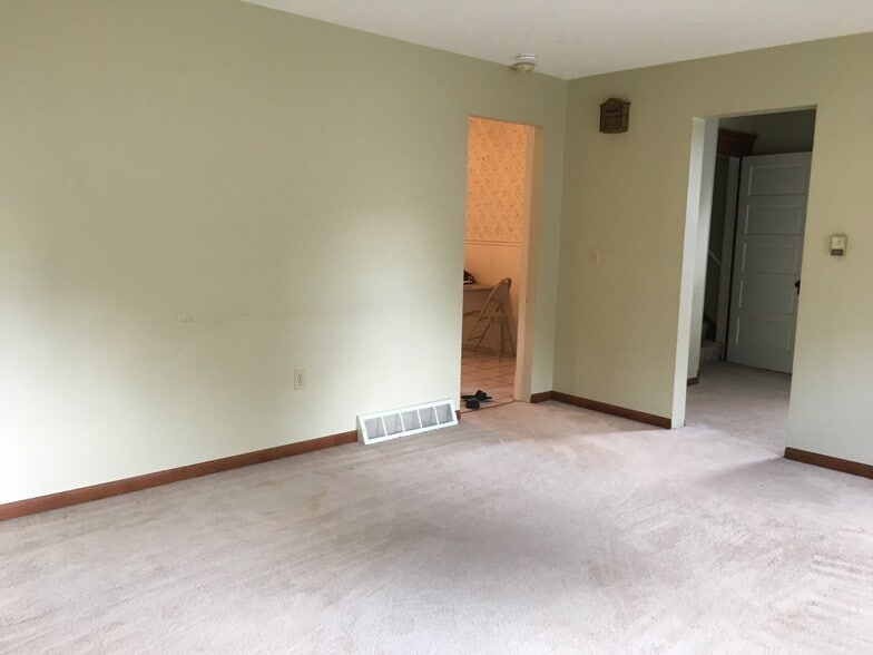 Building Photo - 3921 Longview Ave