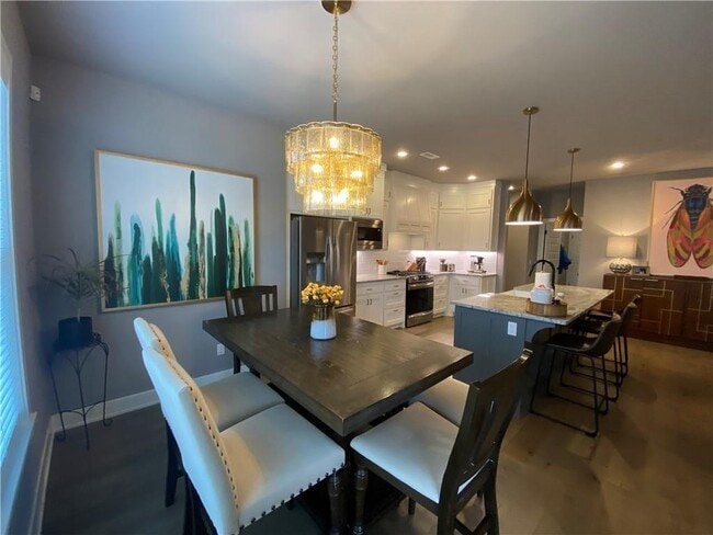 Building Photo - 300 Waterfall Ln