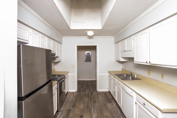 Building Photo - 1502 Willow Creek Ln