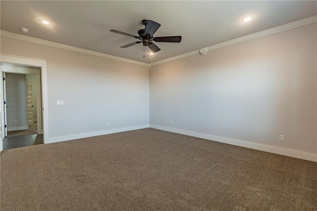 Building Photo - 489 E Ozark View Drive