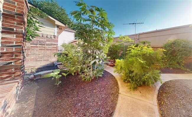 Building Photo - 17319 Jackson Pines Dr