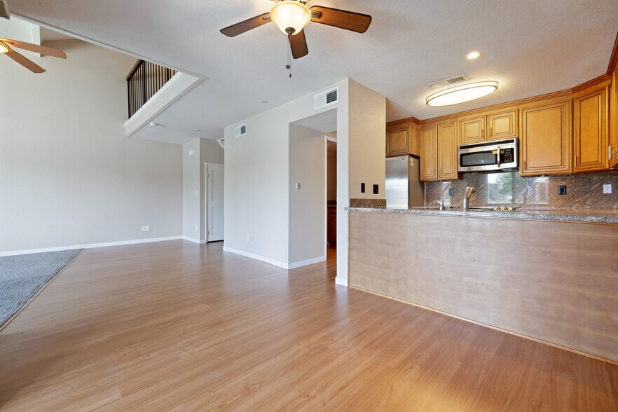 Building Photo - 7378 Lighthouse Dr