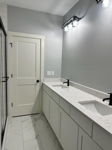Building Photo - 717 Anjali Ct
