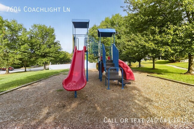 Building Photo - 7604 Coachlight Ln