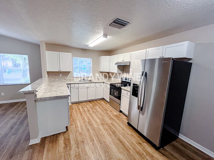 Building Photo - 3912 E Powhatan Ave