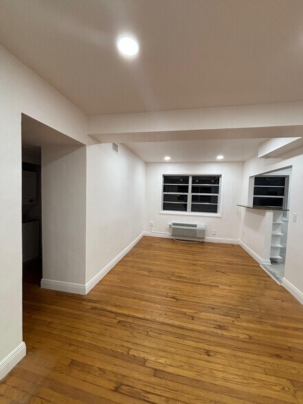 Building Photo - 795 84th St