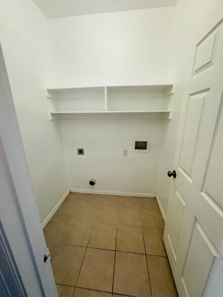 Building Photo - 5837 Swords Dr