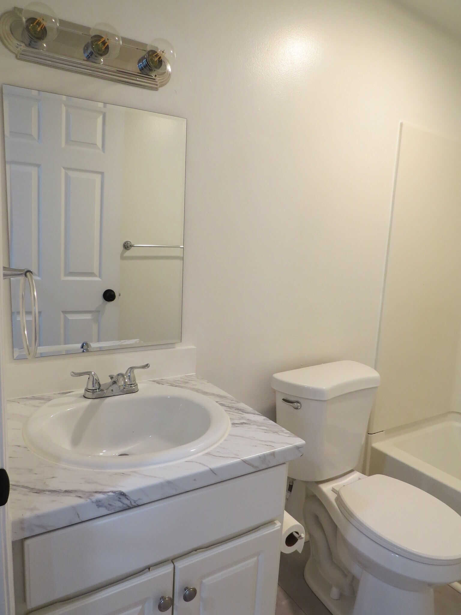Building Photo - 2623 Tecoma Dr