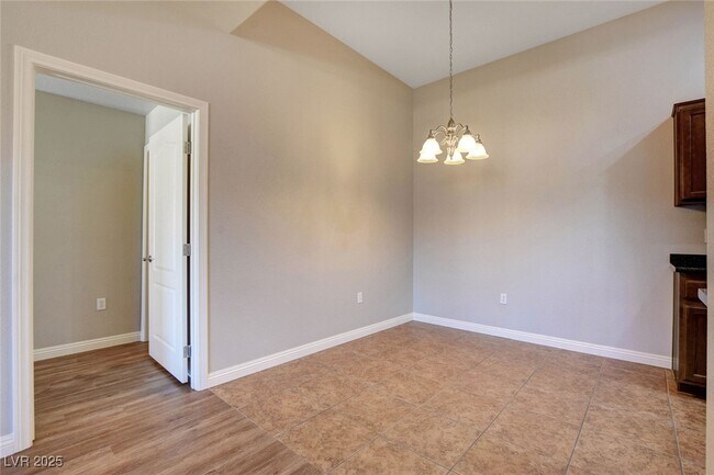 Building Photo - 8805 Jeffreys St