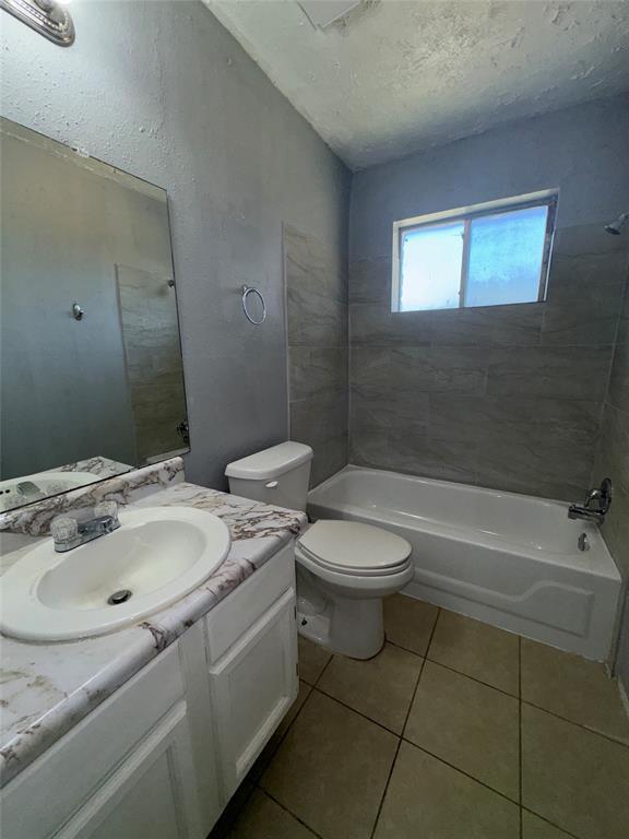 Building Photo - 4806 Ripple Creek Dr