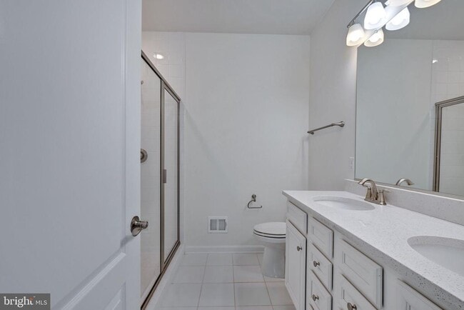 Building Photo - 2732 Wessex Cir