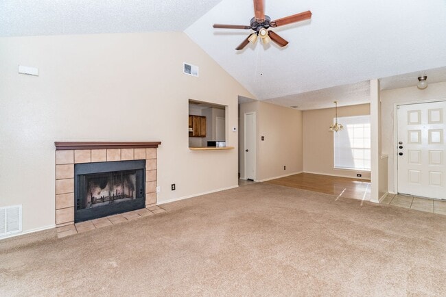 Building Photo - 2-BEDROOM DUPLEX