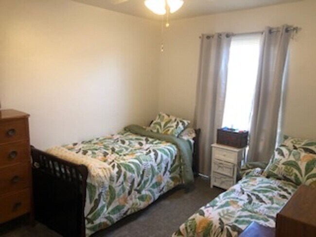 Building Photo - 4436