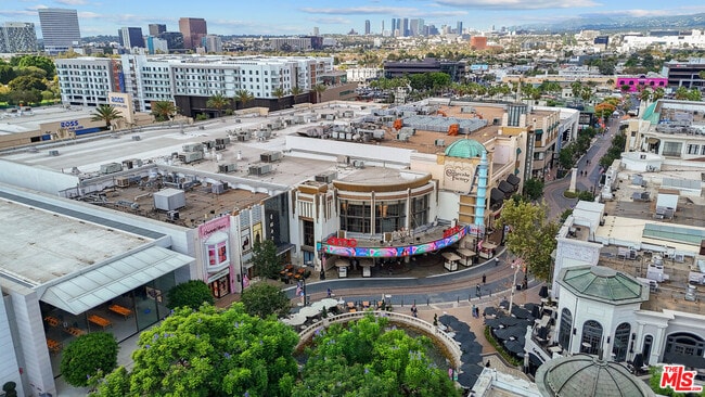 Building Photo - 351 N Sierra Bonita Ave