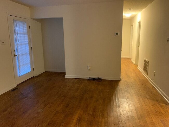 Building Photo - 562 Granite St