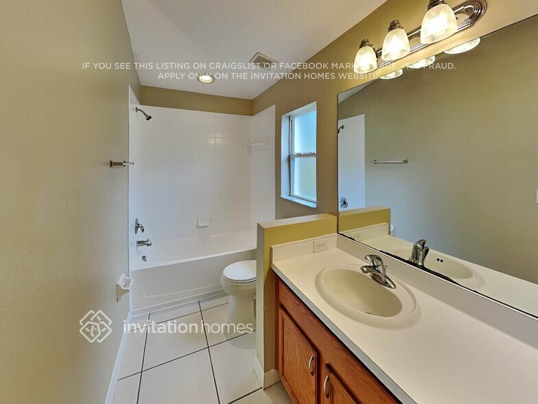Building Photo - 712 Cristelle Jean Dr