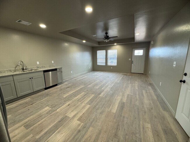 Building Photo - 1120 Caprock St