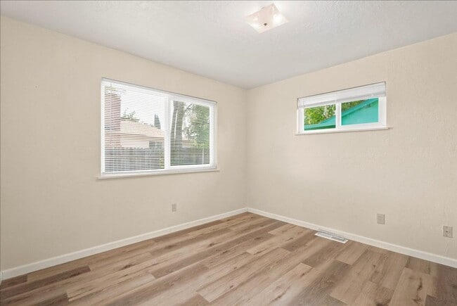 Building Photo - 5121 Earls Ct