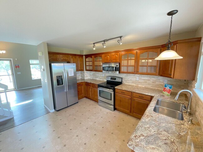 Building Photo - 7168 Prairie Wind Dr