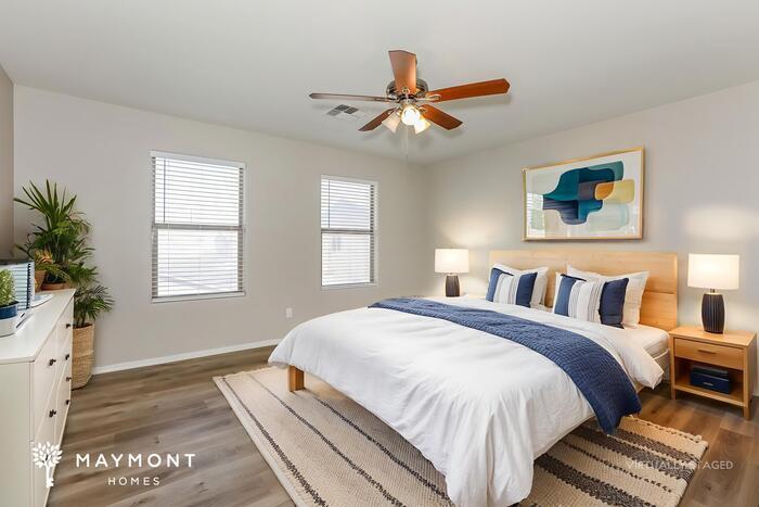 Building Photo - 2328 E Meadow Chase Dr