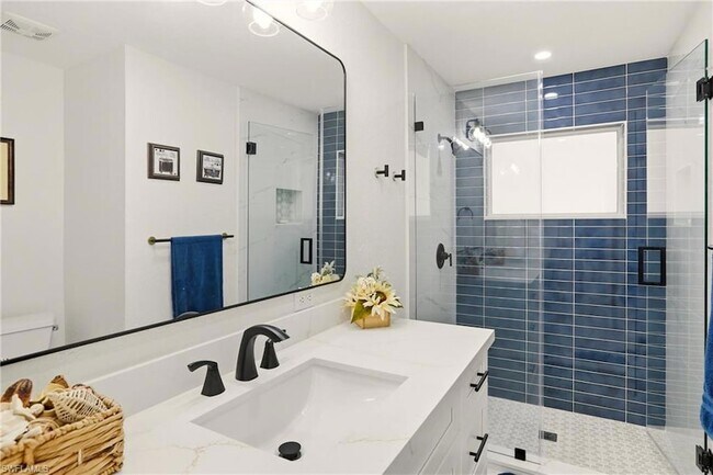 Building Photo - 339 Landmark St