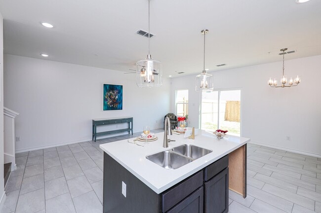 Building Photo - 9903 Bijan Dr