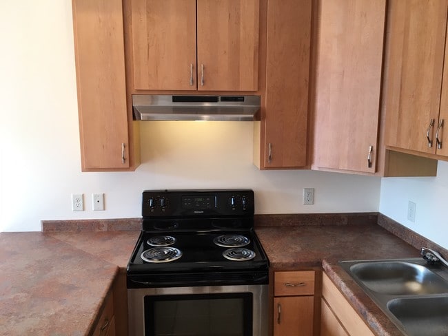 Building Photo - 749 Oregon Parks Ave