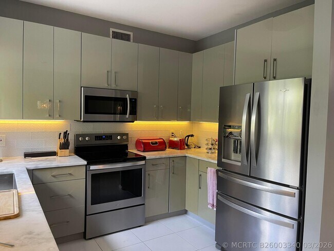 Building Photo - 11530 Briarwood Cir